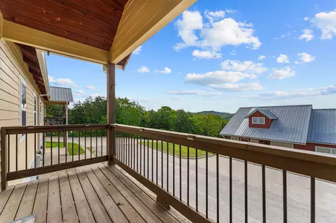 Exterior - 115 Cavanaugh Pl, Branson, MO 65616 photo 2 of 3