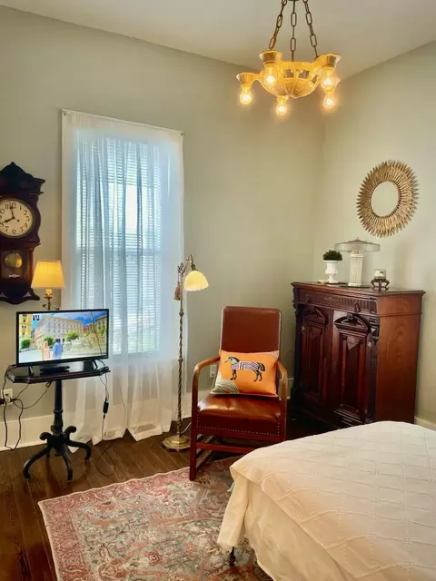 Bedroom - 1536 N Washington Ave, Springfield, MO 65803 photo 9 of 11