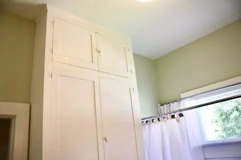 Bath - 1536 N Washington Ave, Springfield, MO 65803 photo 5 of 6
