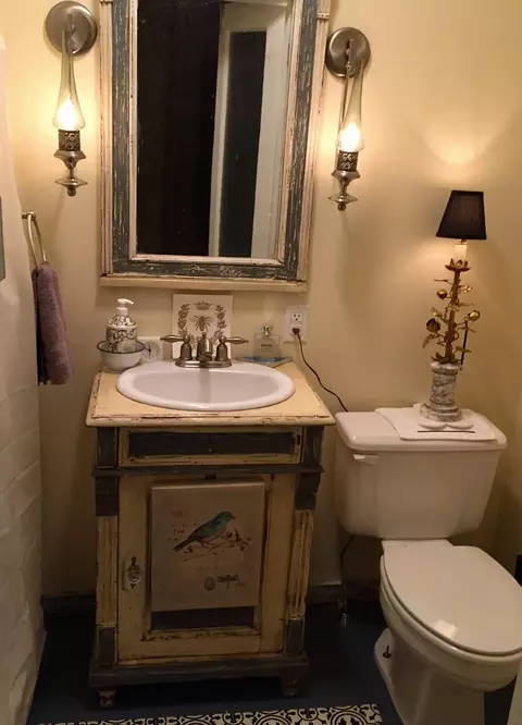 Bath - 1536 N Washington Ave, Springfield, MO 65803 photo 1 of 6