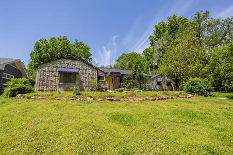 2391 S Brentwood Blvd, Springfield, MO 65804