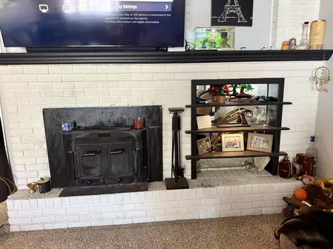 Living - 2474 S Virginia Ave, Springfield, MO 65807 photo 5 of 5