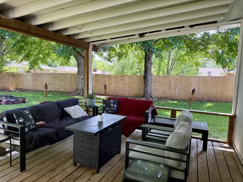 Exterior - 2474 S Virginia Ave, Springfield, MO 65807 photo 4 of 10
