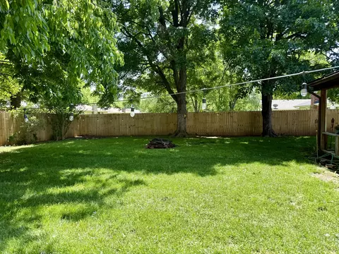 Exterior - 2474 S Virginia Ave, Springfield, MO 65807 photo 9 of 10