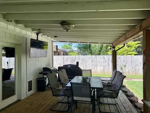 Exterior - 2474 S Virginia Ave, Springfield, MO 65807 photo 7 of 10