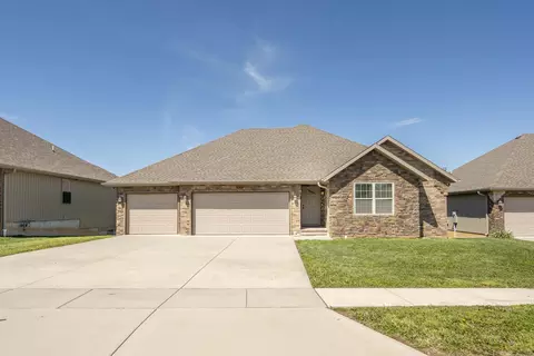 695 N Montego St, Nixa, MO 65714