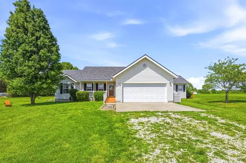 601 Pine Grove Rd, Marshfield, MO 65706