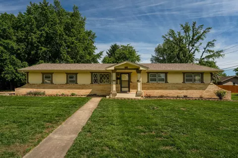 3321 E Whiteside St, Springfield, MO 65804
