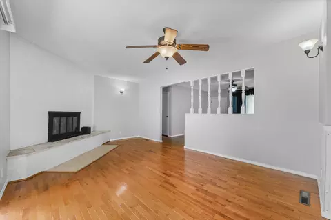 Living - 3321 E Whiteside St, Springfield, MO 65804 photo 5 of 6