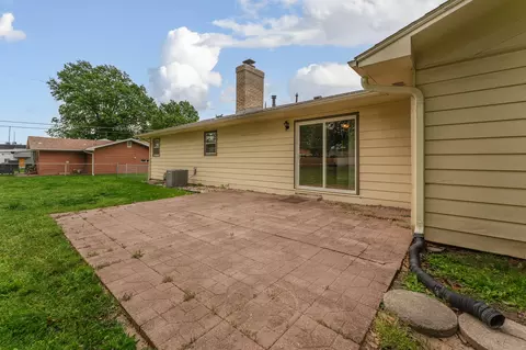 Exterior - 3321 E Whiteside St, Springfield, MO 65804 photo 5 of 11