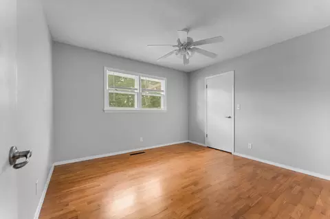 Bedroom - 3321 E Whiteside St, Springfield, MO 65804 photo 5 of 6
