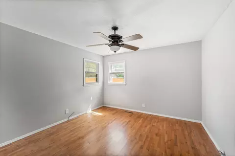 Bedroom - 3321 E Whiteside St, Springfield, MO 65804 photo 1 of 6