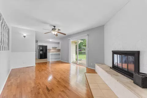 Living - 3321 E Whiteside St, Springfield, MO 65804 photo 6 of 6