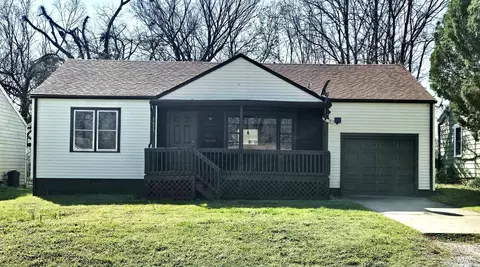 1631 N Kentwood Ave, Springfield, MO 65803