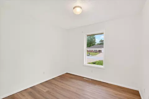 Bedroom - 3349 W Deerfield St, Springfield, MO 65807 photo 5 of 6