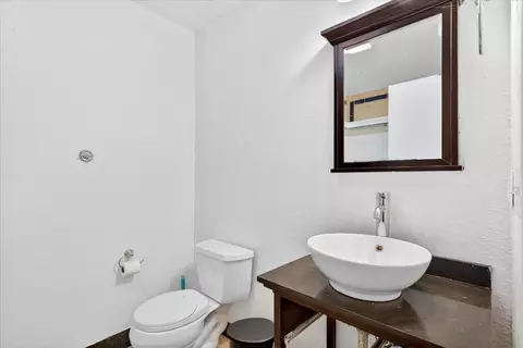 Bath - 3349 W Deerfield St, Springfield, MO 65807 photo 3 of 3