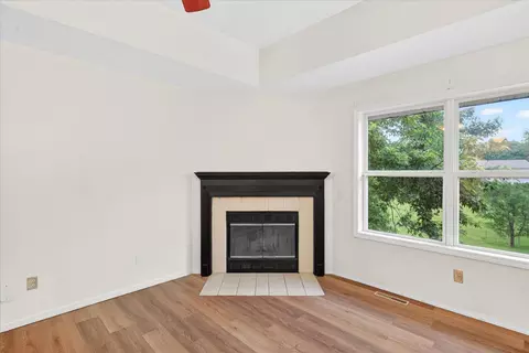 Living - 3349 W Deerfield St, Springfield, MO 65807 photo 2 of 7