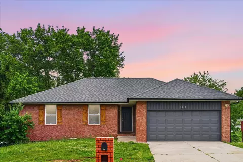 3349 W Deerfield St, Springfield, MO 65807