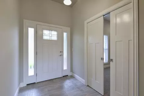 Entry Way - 112 Cedar Blf, Saddlebrooke, MO 65630 photo 3 of 3