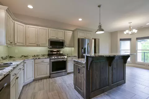 Kitchen - 112 Cedar Blf, Saddlebrooke, MO 65630 photo 4 of 5