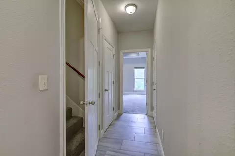 Entry Way - 112 Cedar Blf, Saddlebrooke, MO 65630 photo 2 of 3