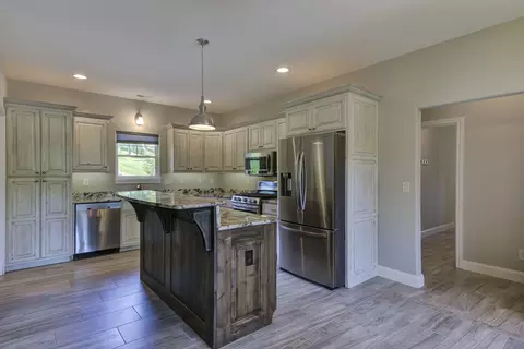 Kitchen - 112 Cedar Blf, Saddlebrooke, MO 65630 photo 1 of 5