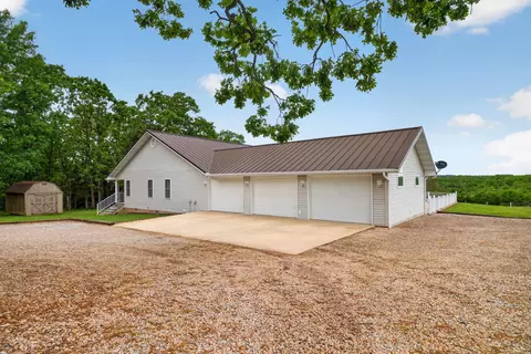 1181 County Road 504, Gainesville, MO 65655
