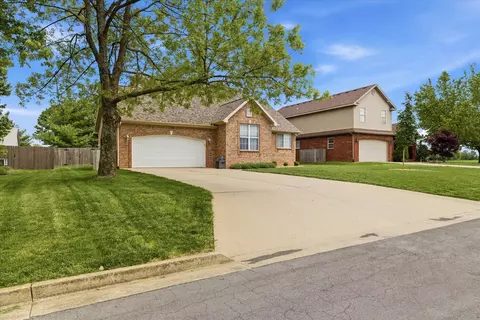 4310 N 8th St, Ozark, MO 65721