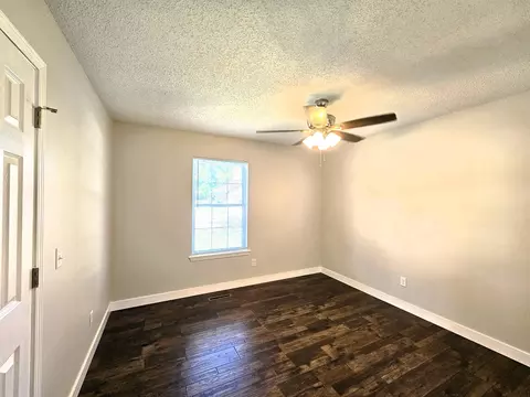 Bedroom - 4810 W Tarkio St, Springfield, MO 65802 photo 5 of 6