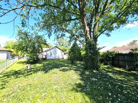 Exterior - 4810 W Tarkio St, Springfield, MO 65802 photo 5 of 10