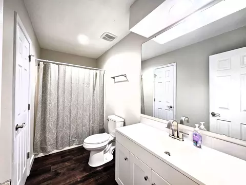 Bath - 4810 W Tarkio St, Springfield, MO 65802 photo 4 of 4