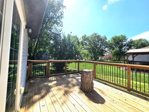 Exterior - 4810 W Tarkio St, Springfield, MO 65802 photo 8 of 10