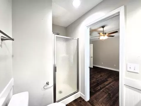 Bath - 4810 W Tarkio St, Springfield, MO 65802 photo 1 of 4