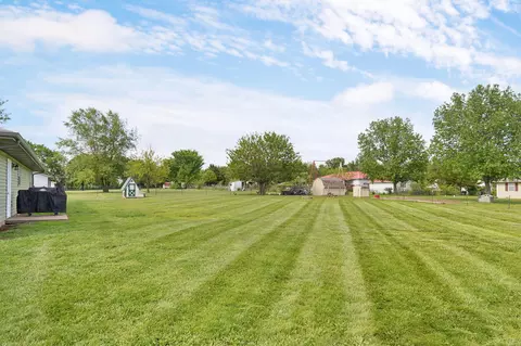 Exterior - 1452 Slagle Rd, Bolivar, MO 65613 photo 5 of 9