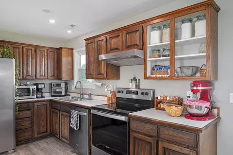 Kitchen - 1452 Slagle Rd, Bolivar, MO 65613 photo 1 of 1