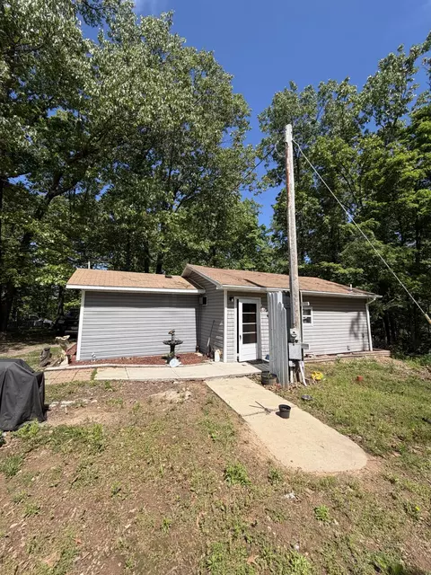 154 Little Road Ln, Reeds Spring, MO 65737