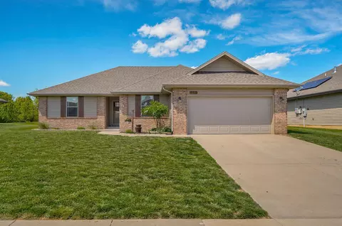 525 W Melody Ln, Republic, MO 65738