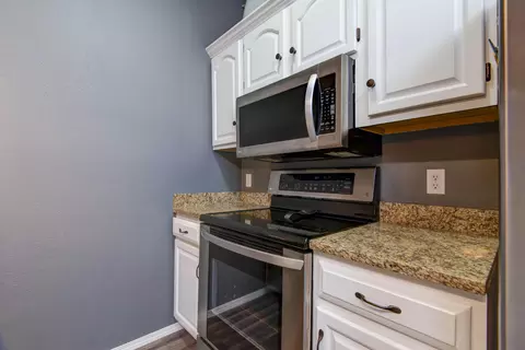 Kitchen - 45 Leaning Tree Cir #2, Branson, MO 65616 photo 3 of 3