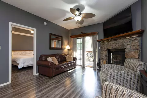 Living - 45 Leaning Tree Cir #2, Branson, MO 65616 photo 2 of 2