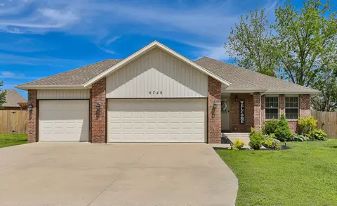 5749 W Payton Cir, Springfield, MO 65802