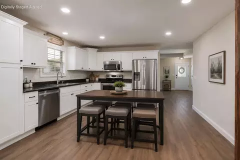 Kitchen - 5749 W Payton Cir, Springfield, MO 65802 photo 2 of 4