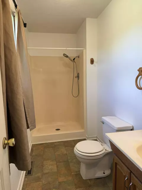 Bath - 275 E 3rd St, Marshfield, MO 65706 photo 3 of 3
