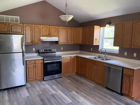 Kitchen - 275 E 3rd St, Marshfield, MO 65706 photo 4 of 4