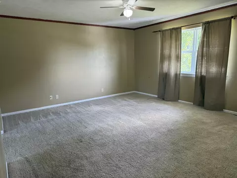 Living - 275 E 3rd St, Marshfield, MO 65706 photo 1 of 4