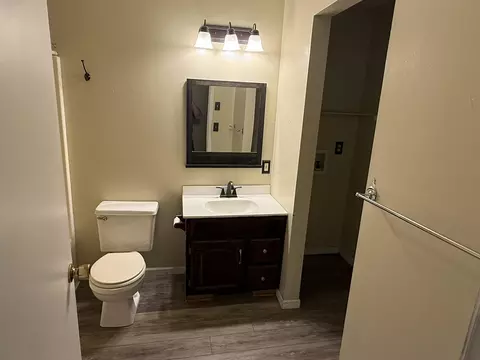 Bath - 275 E 3rd St, Marshfield, MO 65706 photo 2 of 3