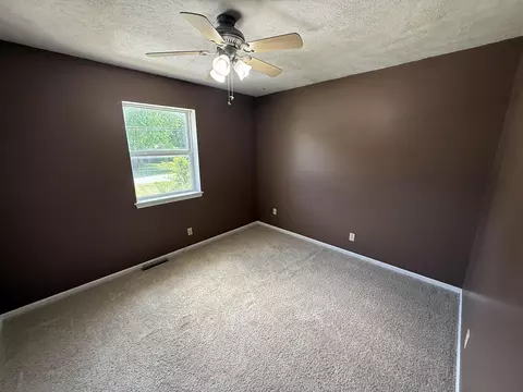Bedroom - 275 E 3rd St, Marshfield, MO 65706 photo 3 of 5