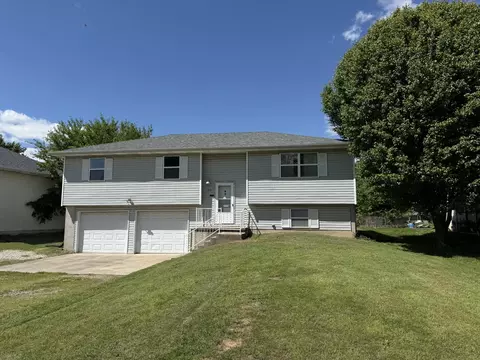 275 E 3rd St, Marshfield, MO 65706
