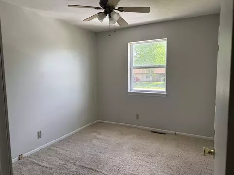 Bedroom - 275 E 3rd St, Marshfield, MO 65706 photo 5 of 5