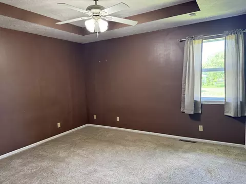 Bedroom - 275 E 3rd St, Marshfield, MO 65706 photo 2 of 5