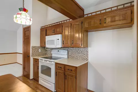 Kitchen - 3534 E Cinnamon Pl, Springfield, MO 65809 photo 4 of 4